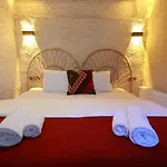 Mommy's Cave Hotell
