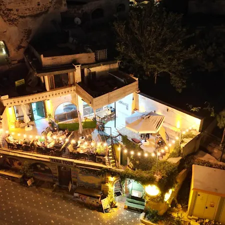 Mommy's Cave ホテル