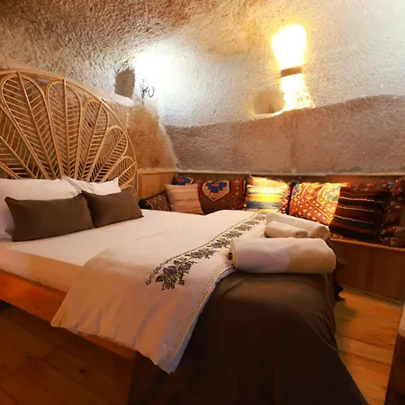 Hotel Mommy's Cave *