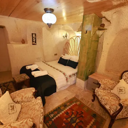 Mommy's Cave ギョレメ