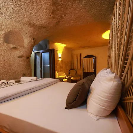 Mommy's Cave Hotel *