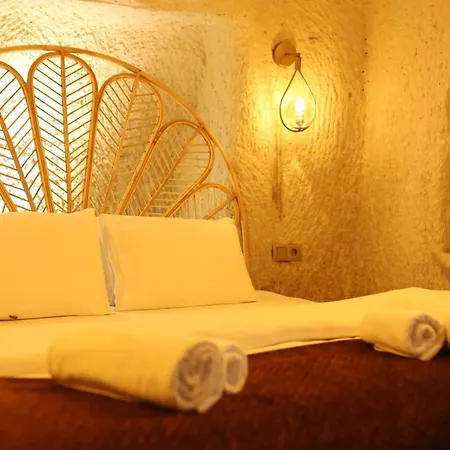 Hotel Mommy's Cave *