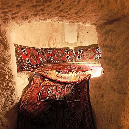 Отель Mommy's Cave *